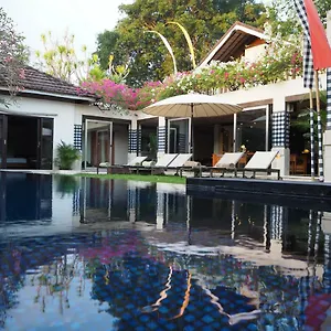 Pronoia Villa